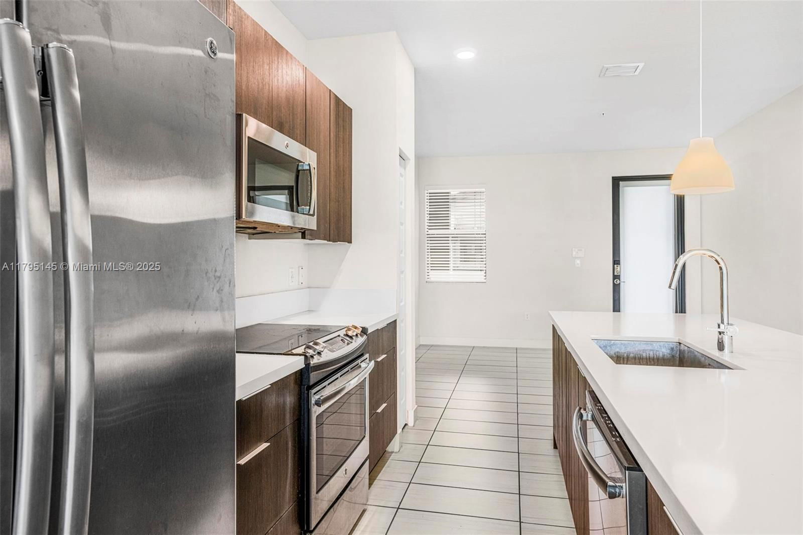 Real estate property located at 7865 104th Ave #33, Miami-dade, Apex At Park Central, Doral, FL