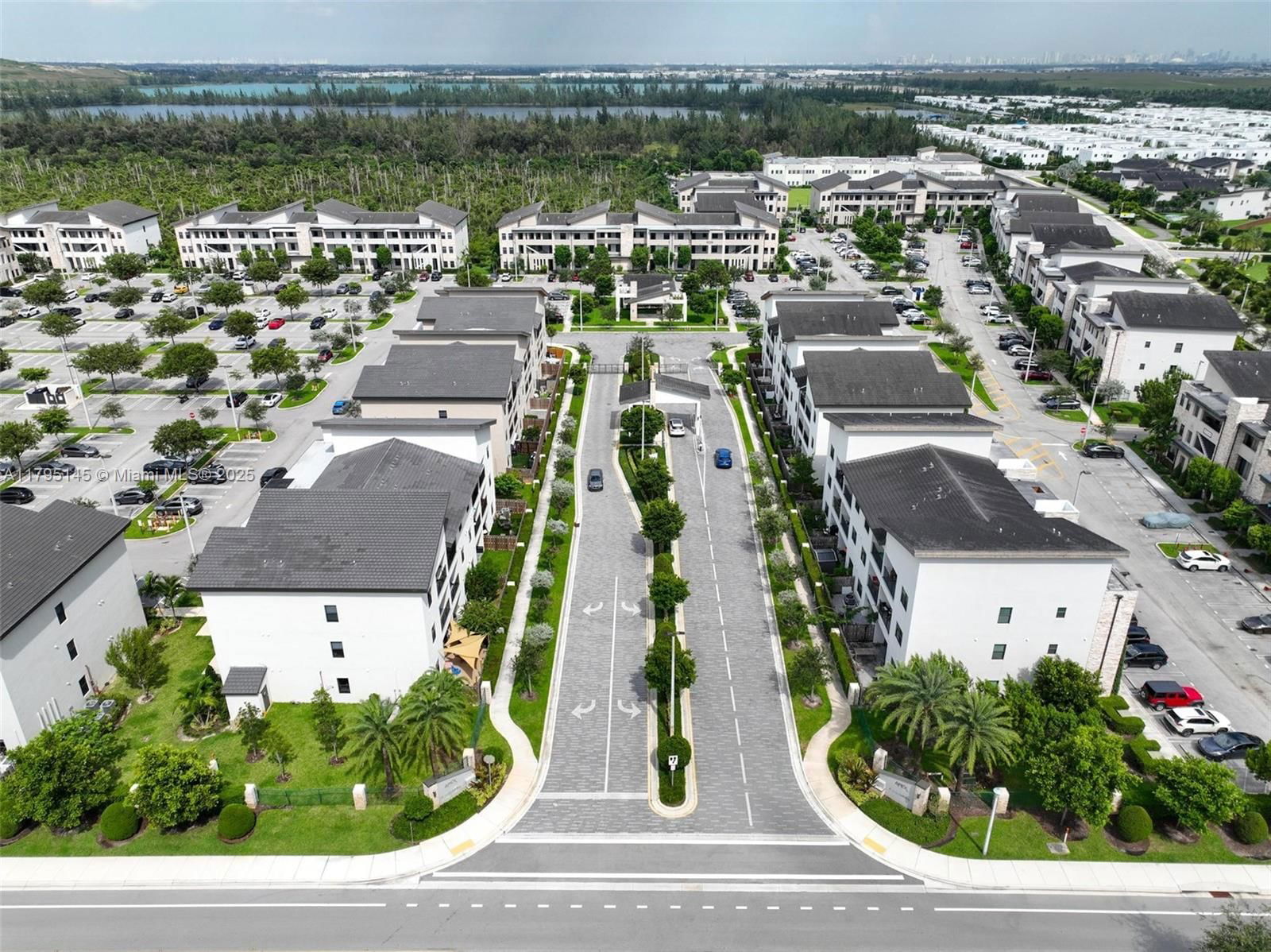 Real estate property located at 7865 104th Ave #33, Miami-dade, Apex At Park Central, Doral, FL