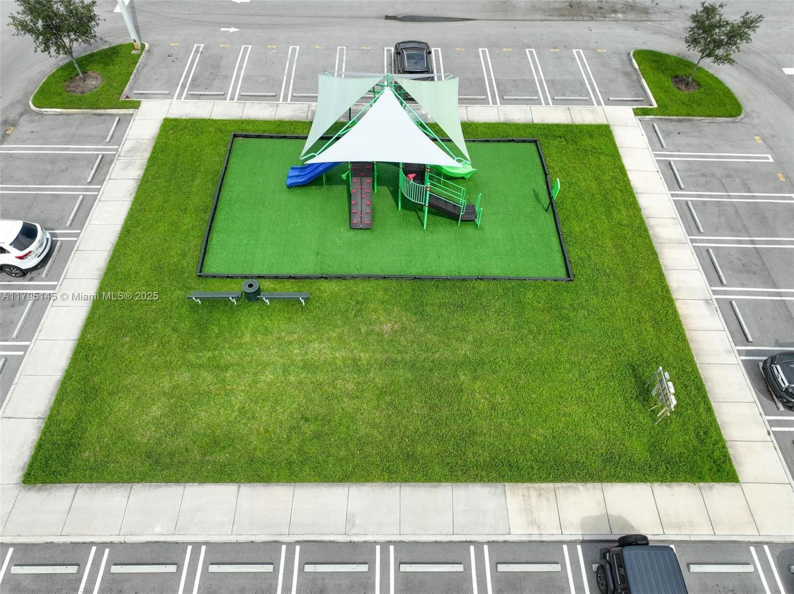 Real estate property located at 7865 104th Ave #33, Miami-dade, Apex At Park Central, Doral, FL