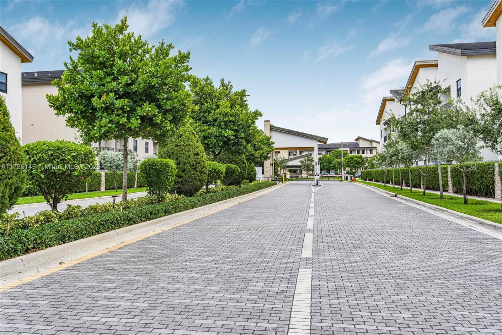Real estate property located at 7865 104th Ave #33, Miami-dade, Apex At Park Central, Doral, FL