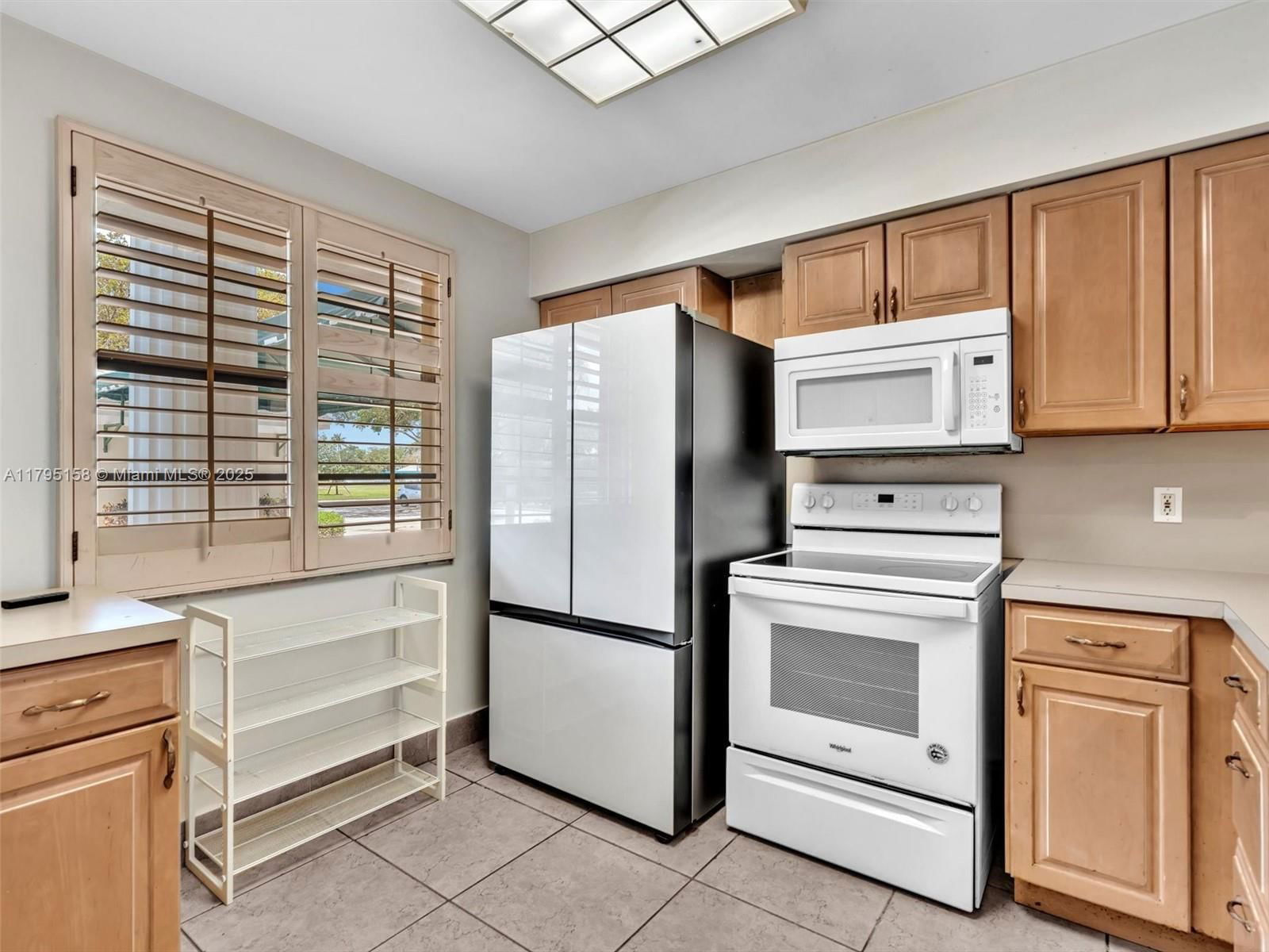 Real estate property located at 6061 Balboa Cir #104, Palm Beach, Whitehall Condo At Camino, Boca Raton, FL