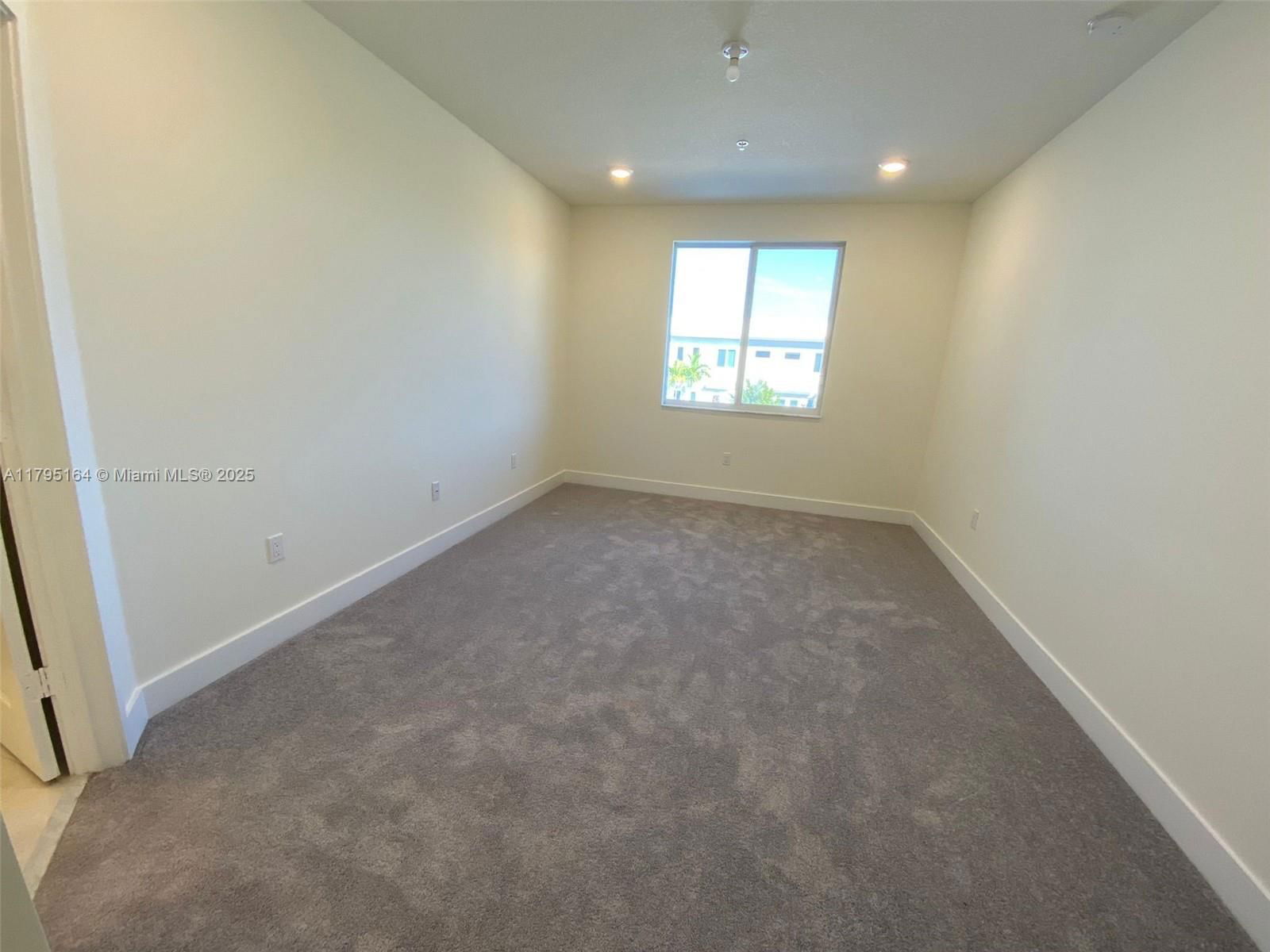 Real estate property located at 10250 66th ST #103, Miami-dade, Landmark At Doral Condo No, Doral, FL