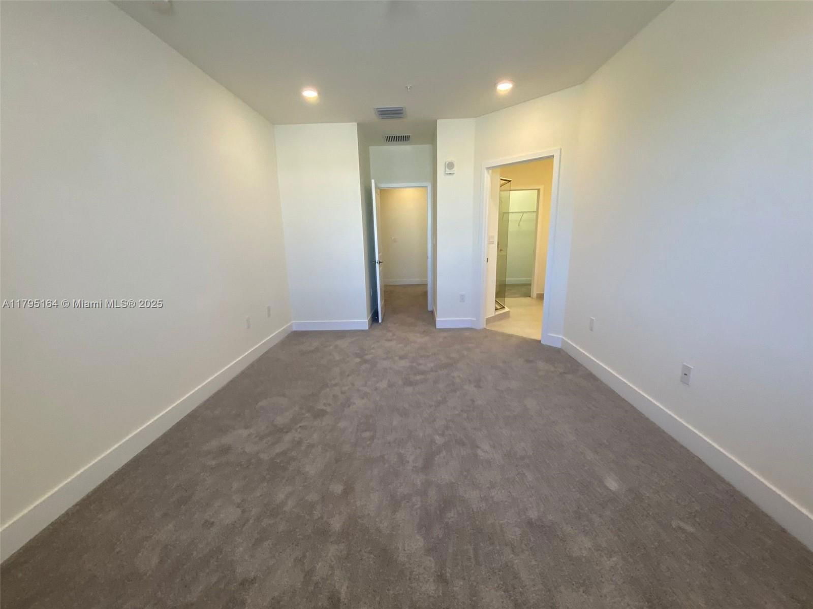 Real estate property located at 10250 66th ST #103, Miami-dade, Landmark At Doral Condo No, Doral, FL