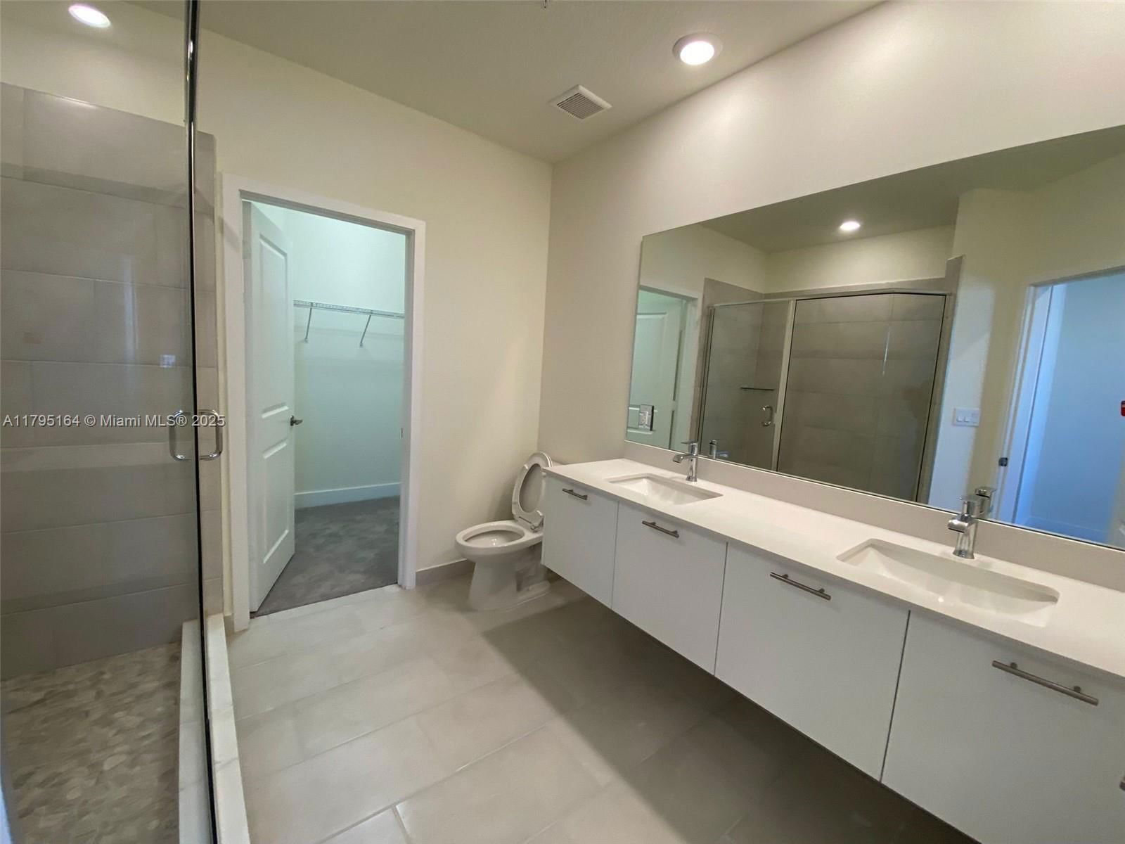 Real estate property located at 10250 66th ST #103, Miami-dade, Landmark At Doral Condo No, Doral, FL