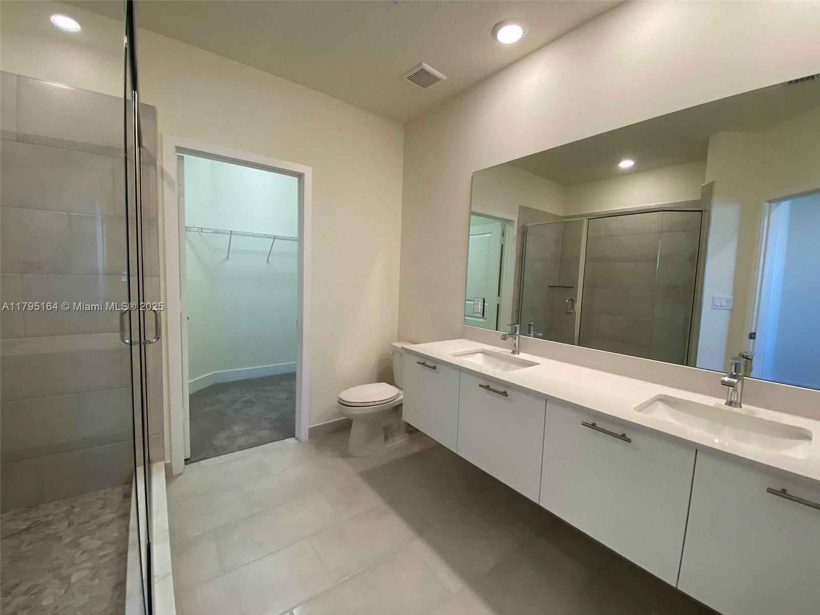 Real estate property located at 10250 66th ST #103, Miami-dade, Landmark At Doral Condo No, Doral, FL