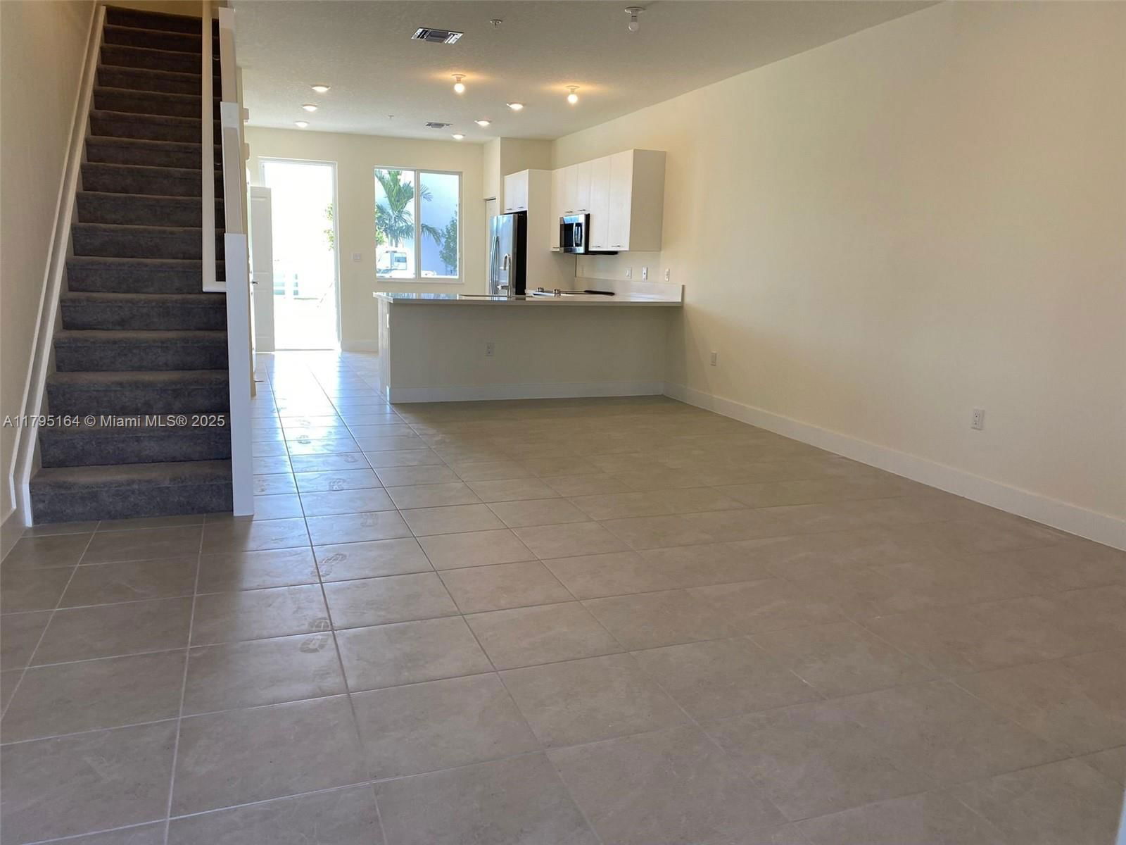Real estate property located at 10250 66th ST #103, Miami-dade, Landmark At Doral Condo No, Doral, FL
