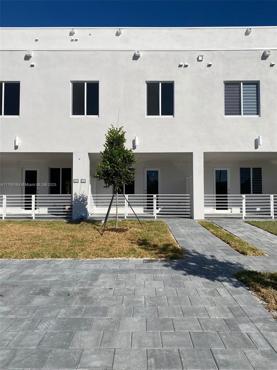Real estate property located at 10250 66th ST #103, Miami-dade, Landmark At Doral Condo No, Doral, FL