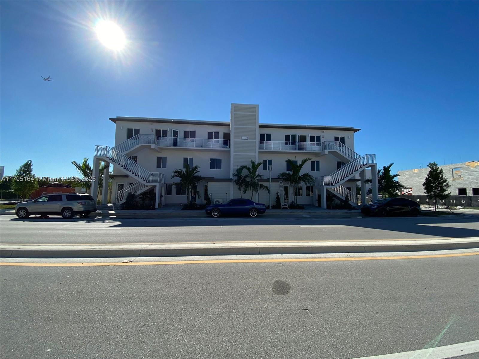 Real estate property located at 10250 66th ST #103, Miami-dade, Landmark At Doral Condo No, Doral, FL