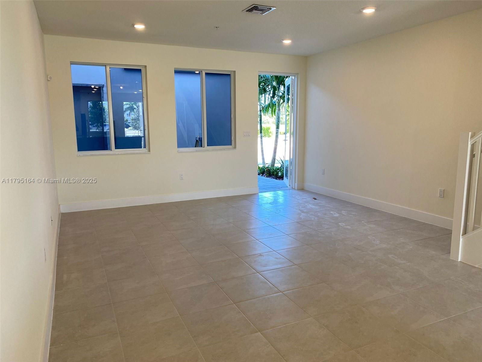Real estate property located at 10250 66th ST #103, Miami-dade, Landmark At Doral Condo No, Doral, FL
