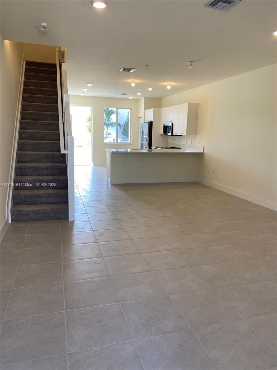 Real estate property located at 10250 66th ST #103, Miami-dade, Landmark At Doral Condo No, Doral, FL