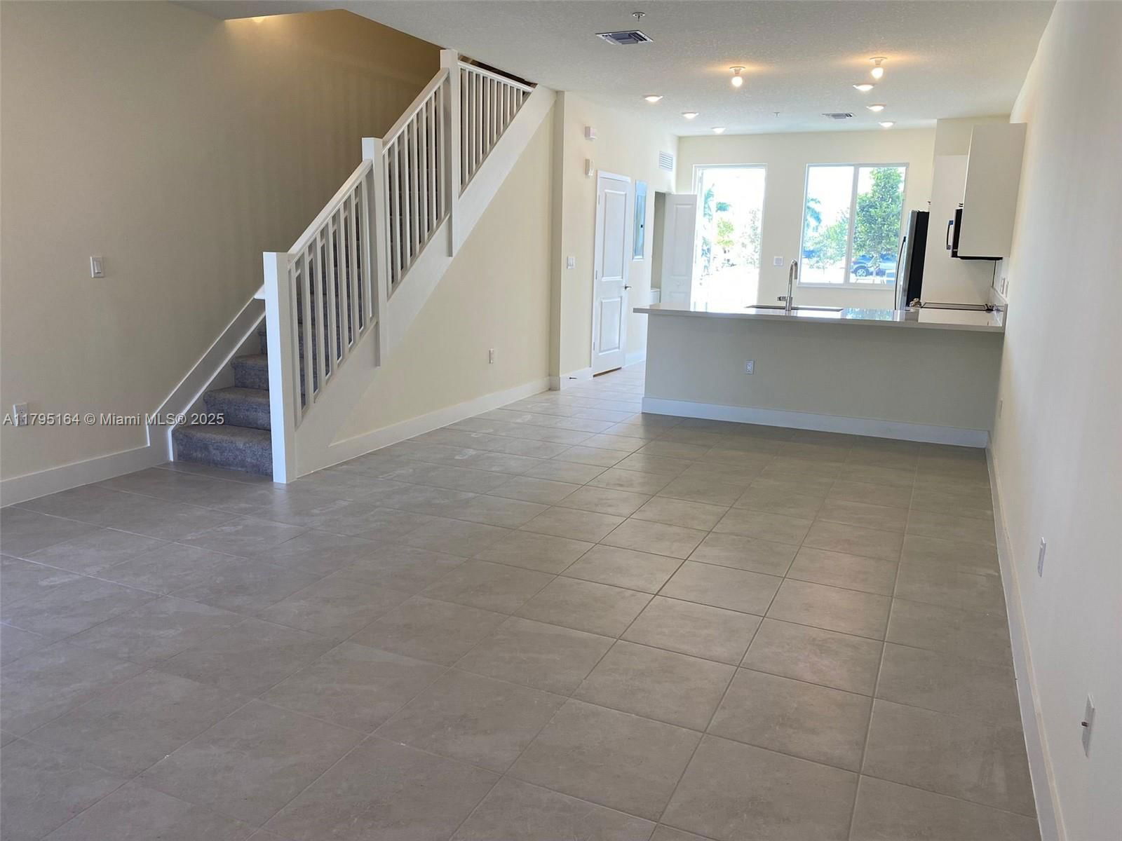 Real estate property located at 10250 66th ST #103, Miami-dade, Landmark At Doral Condo No, Doral, FL