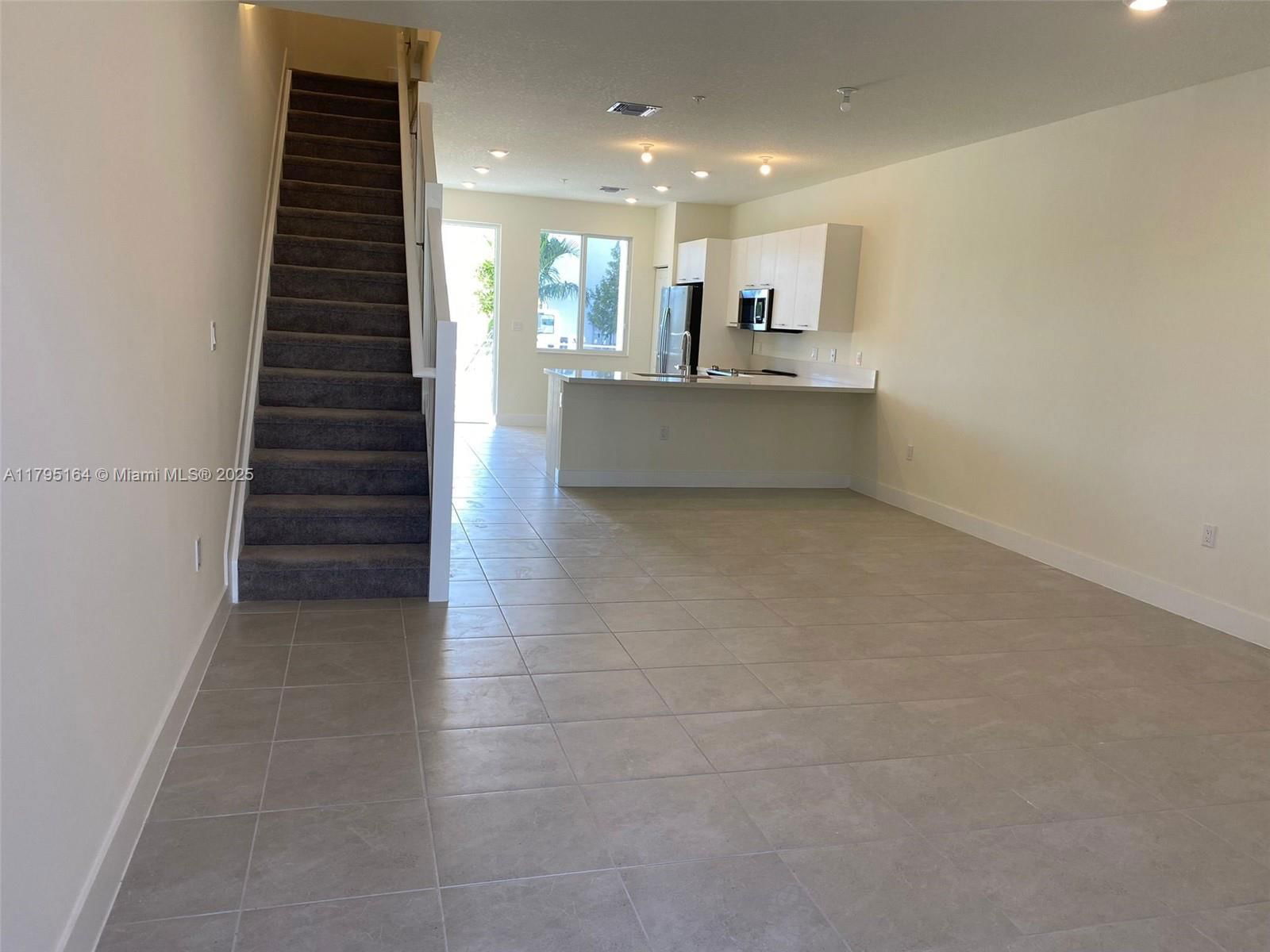 Real estate property located at 10250 66th ST #103, Miami-dade, Landmark At Doral Condo No, Doral, FL