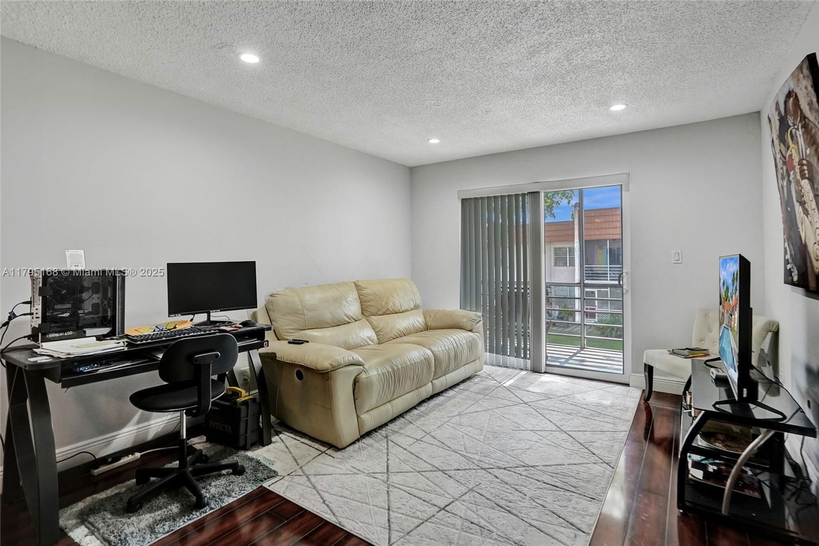 Real estate property located at 7610 Stirling Rd #207C, Broward, Countryside Condo, Davie, FL