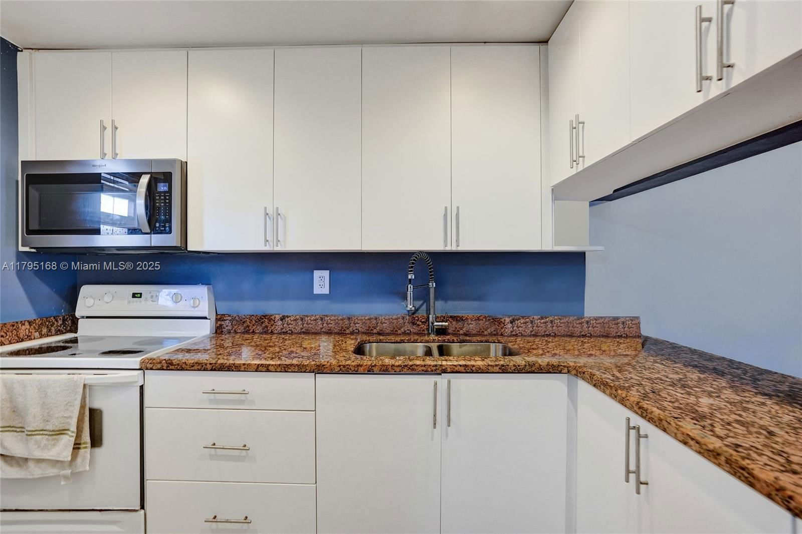 Real estate property located at 7610 Stirling Rd #207C, Broward, Countryside Condo, Davie, FL