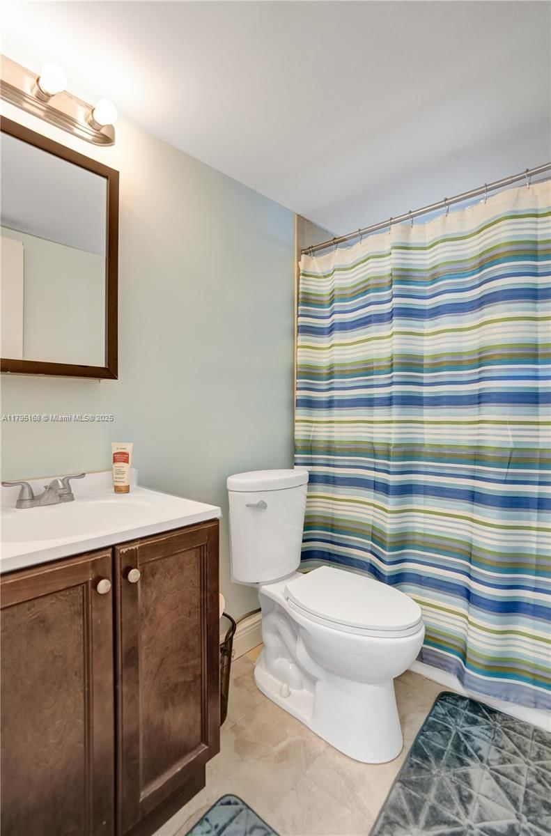 Real estate property located at 7610 Stirling Rd #207C, Broward, Countryside Condo, Davie, FL