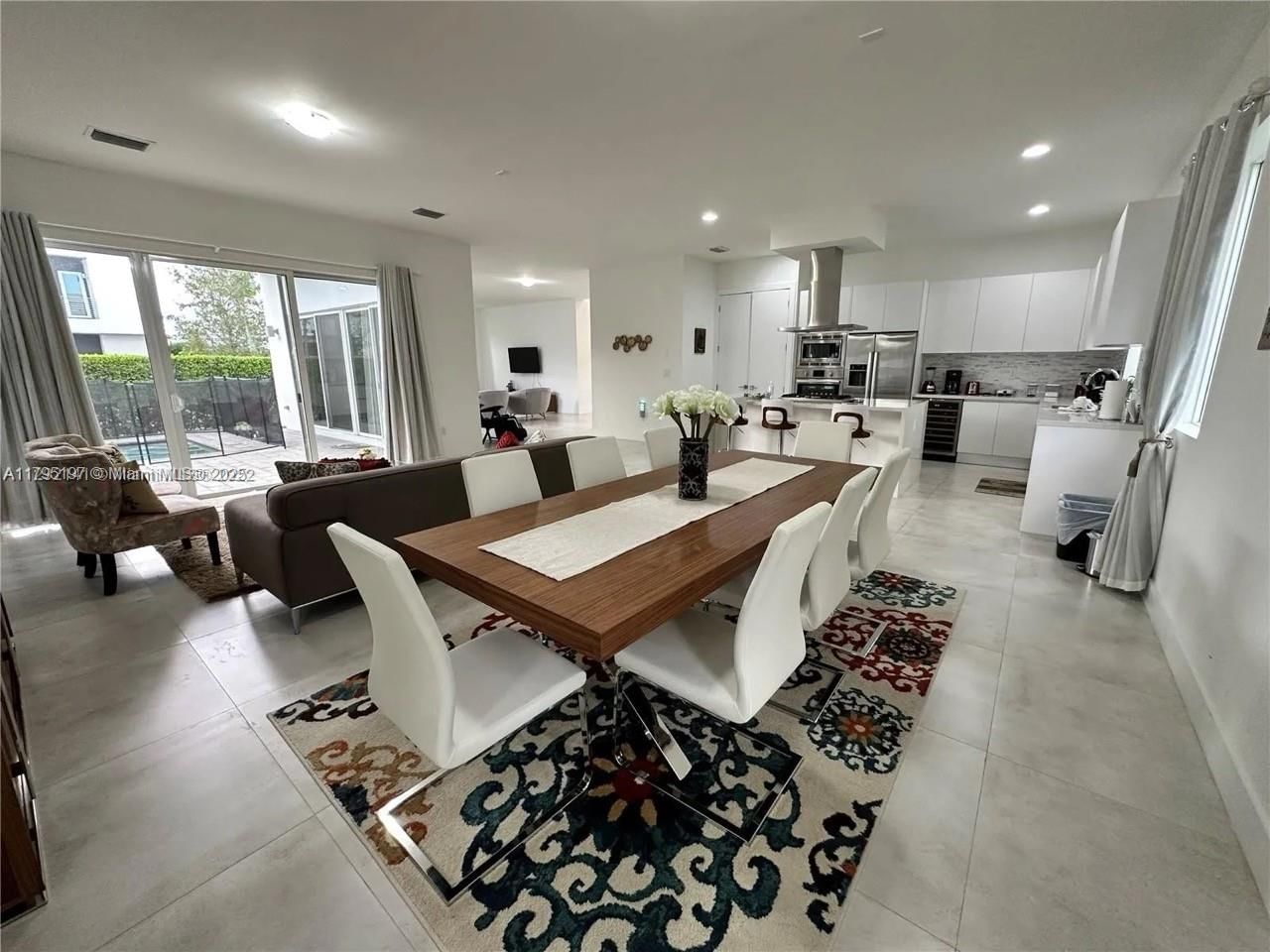 Real estate property located at 10126 76th Ter, Miami-dade, Doral Commons Residential, Doral, FL