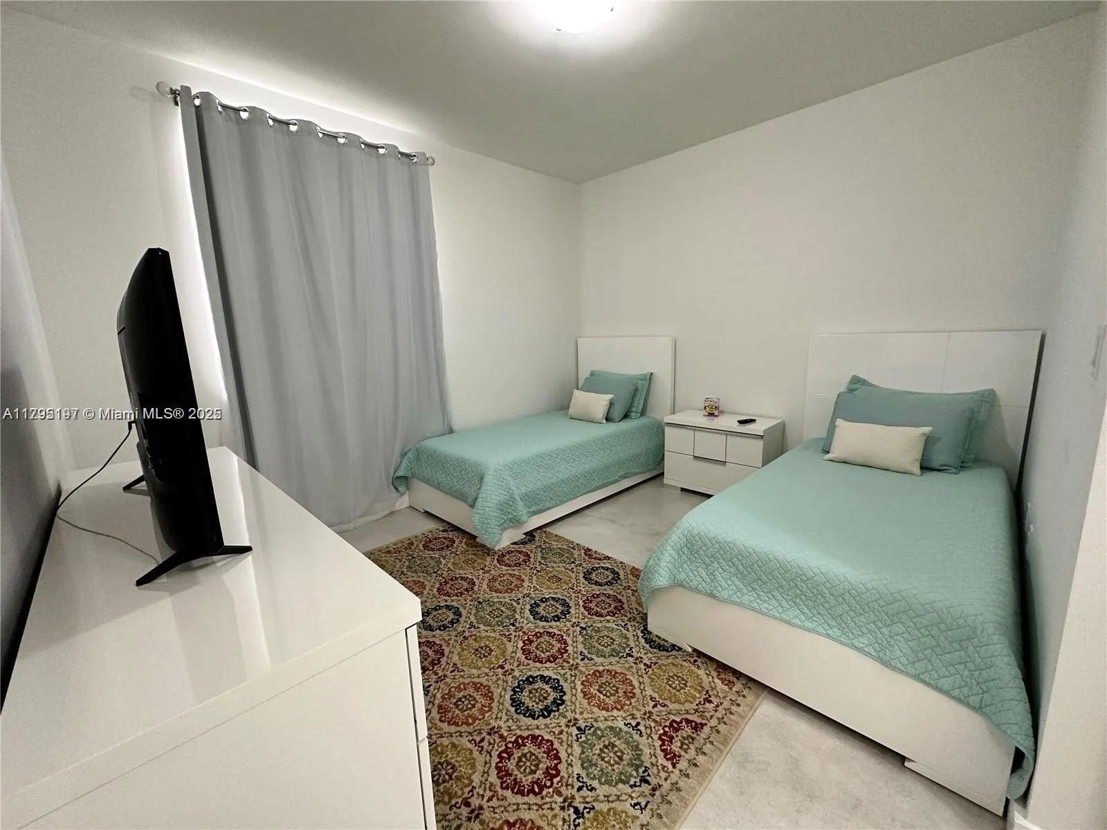 Real estate property located at 10126 76th Ter, Miami-dade, Doral Commons Residential, Doral, FL
