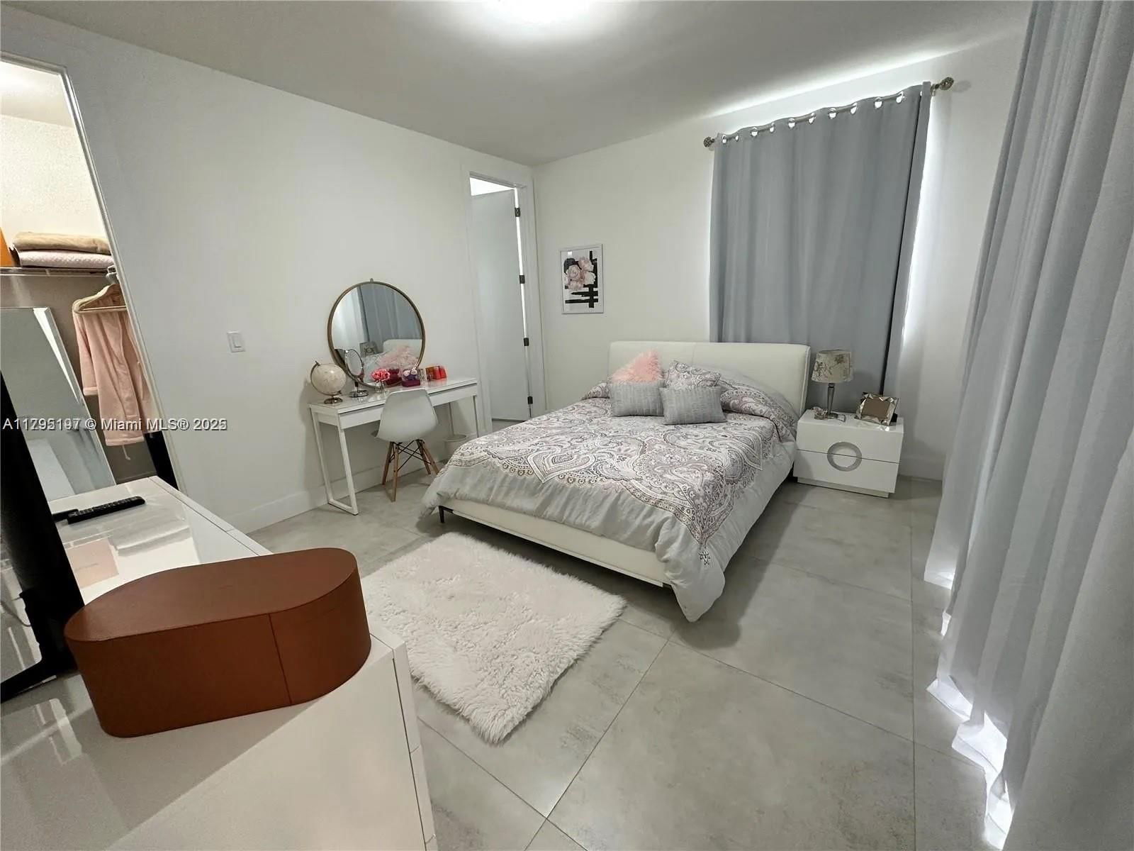 Real estate property located at 10126 76th Ter, Miami-dade, Doral Commons Residential, Doral, FL