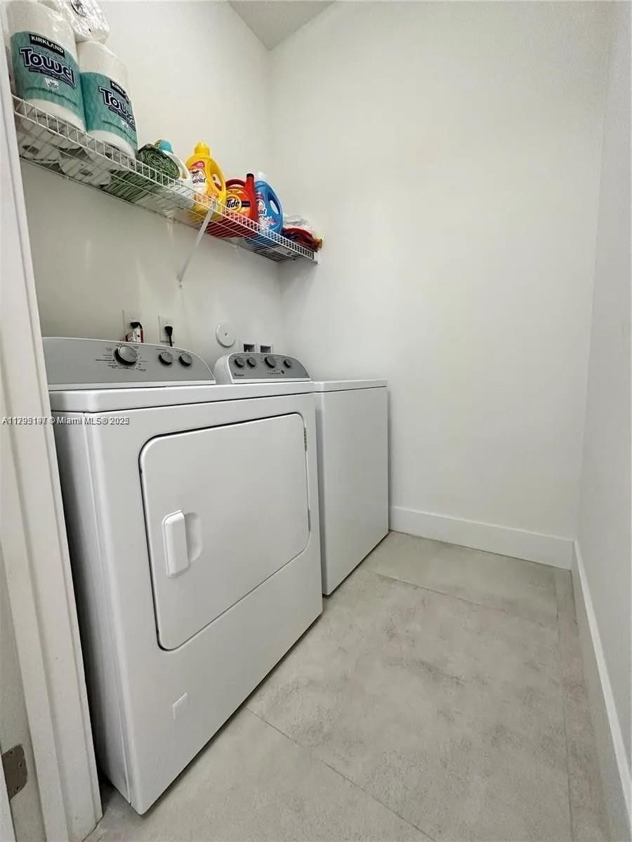 Real estate property located at 10126 76th Ter, Miami-dade, Doral Commons Residential, Doral, FL