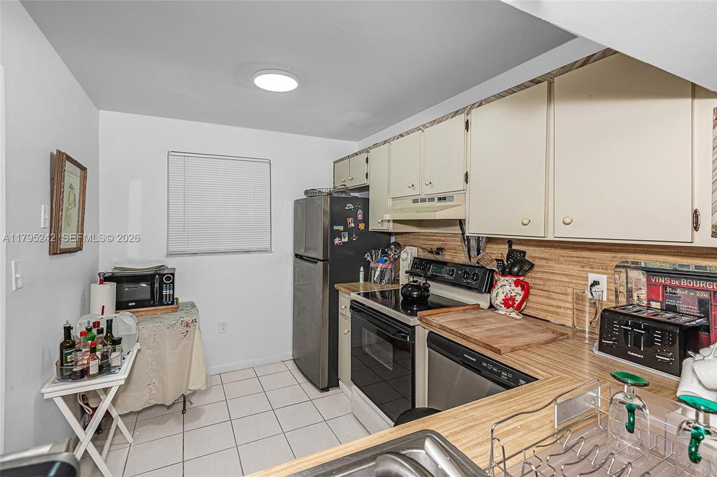 Real estate property located at 6880 Abbott Ave #212, Miami-dade, Peter Alan Condo Apts, Miami Beach, FL