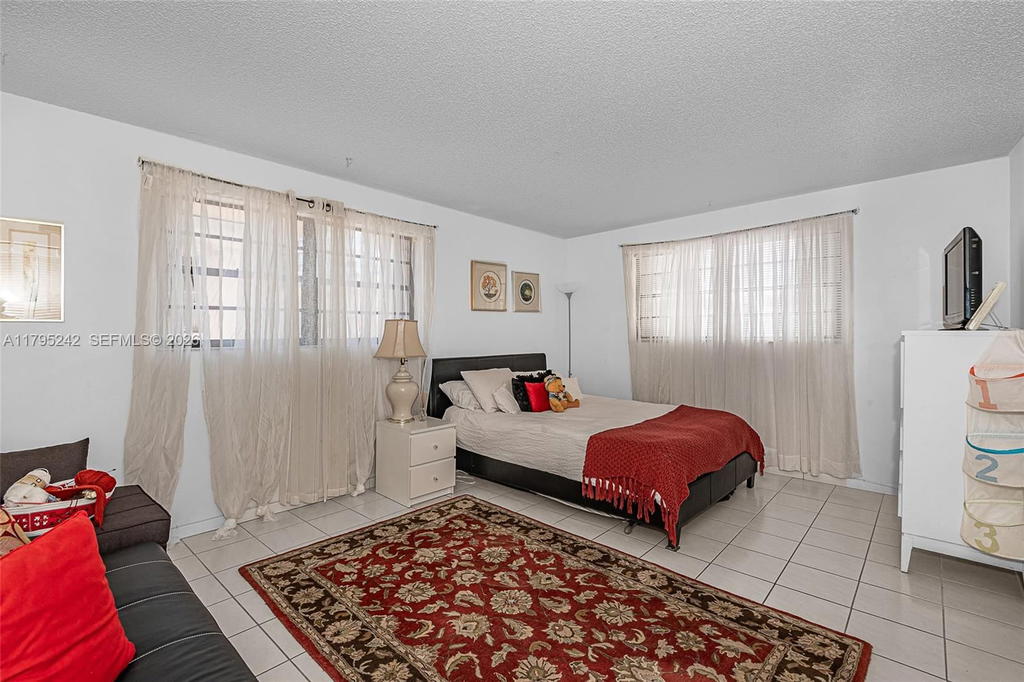 Real estate property located at 6880 Abbott Ave #212, Miami-dade, Peter Alan Condo Apts, Miami Beach, FL