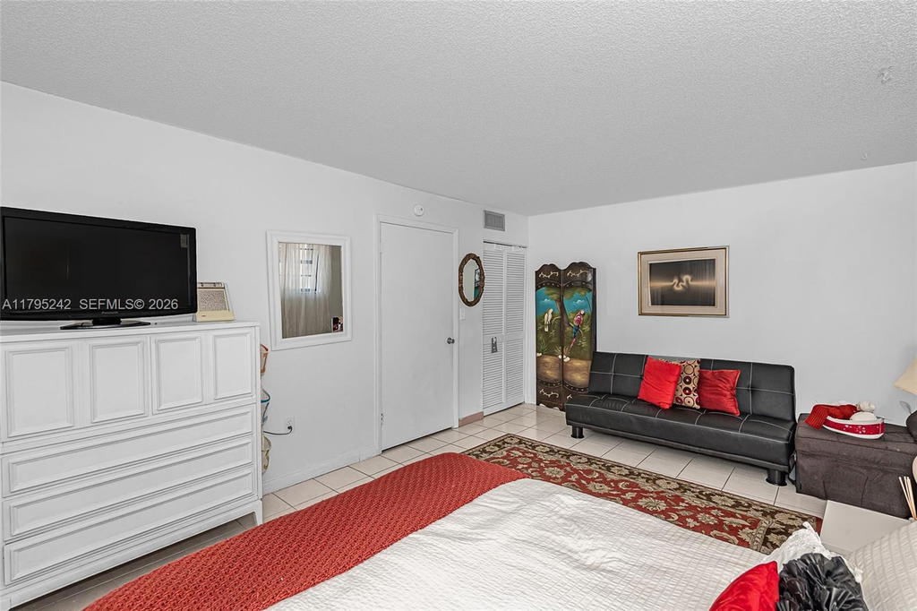 Real estate property located at 6880 Abbott Ave #212, Miami-dade, Peter Alan Condo Apts, Miami Beach, FL