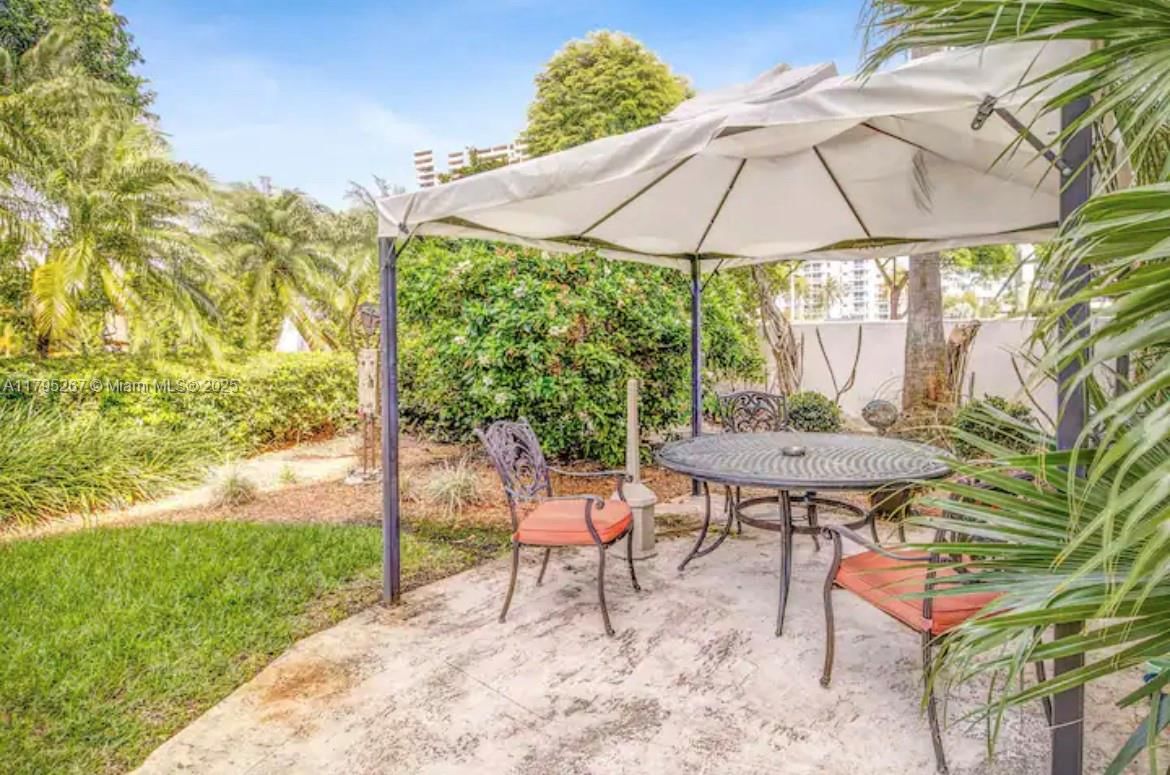 Real estate property located at 255 24th St #302, Miami-dade, The Mantell Condo, Miami Beach, FL
