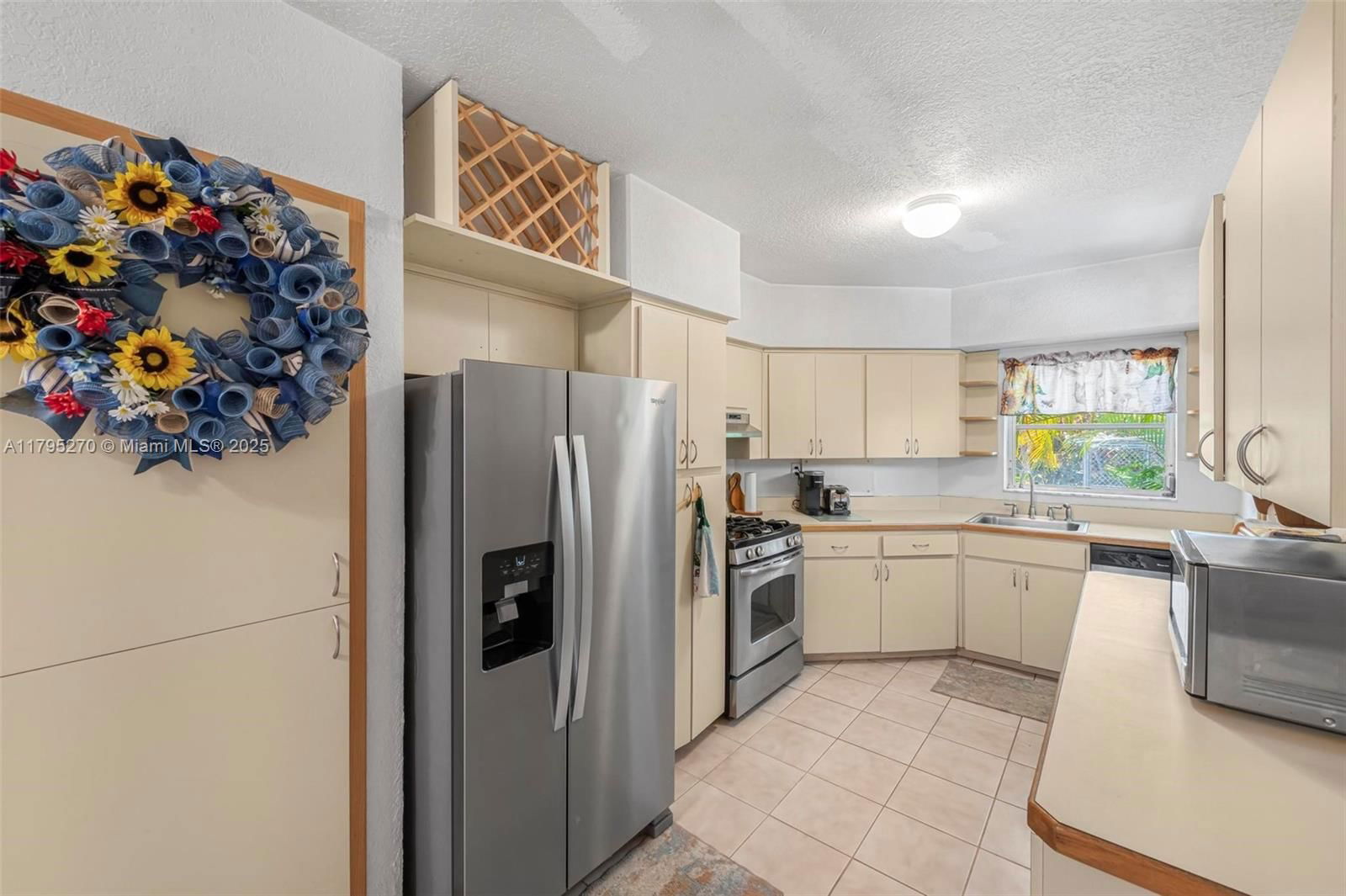 Real estate property located at 9240 Nautilus Dr, Miami-dade, Cutler Ridge Sec 4, Cutler Bay, FL