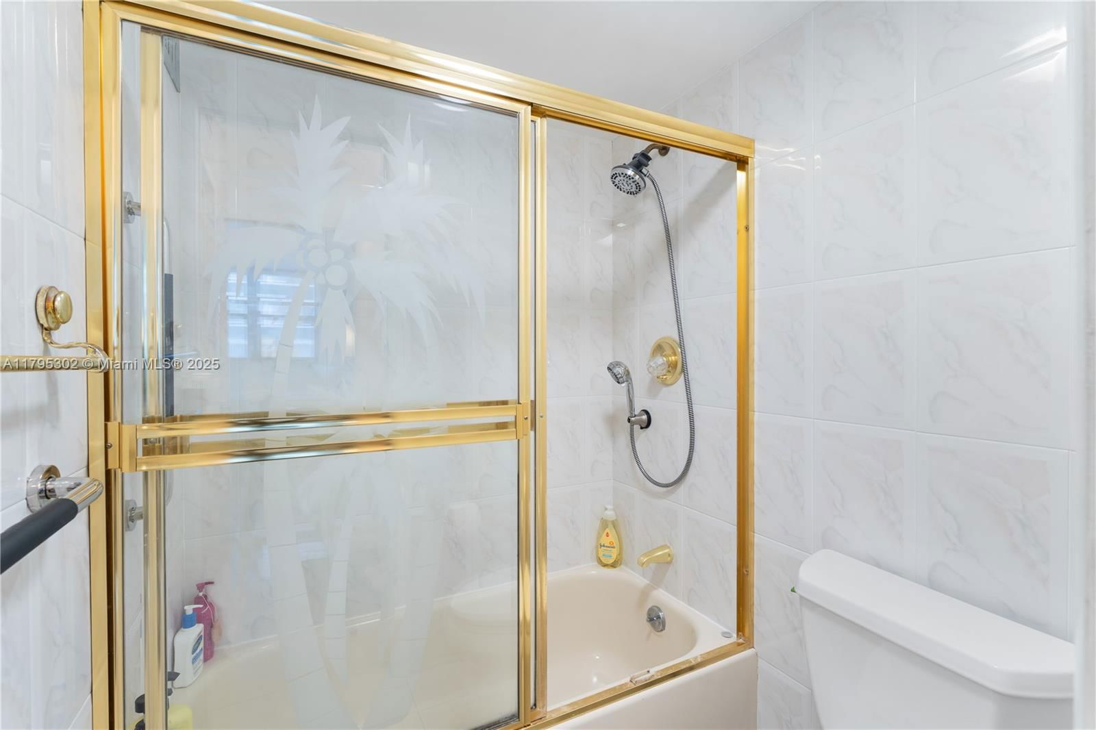 Real estate property located at 9511 Collins Ave #301, Miami-dade, 9500 Oceans Condo, Surfside, FL