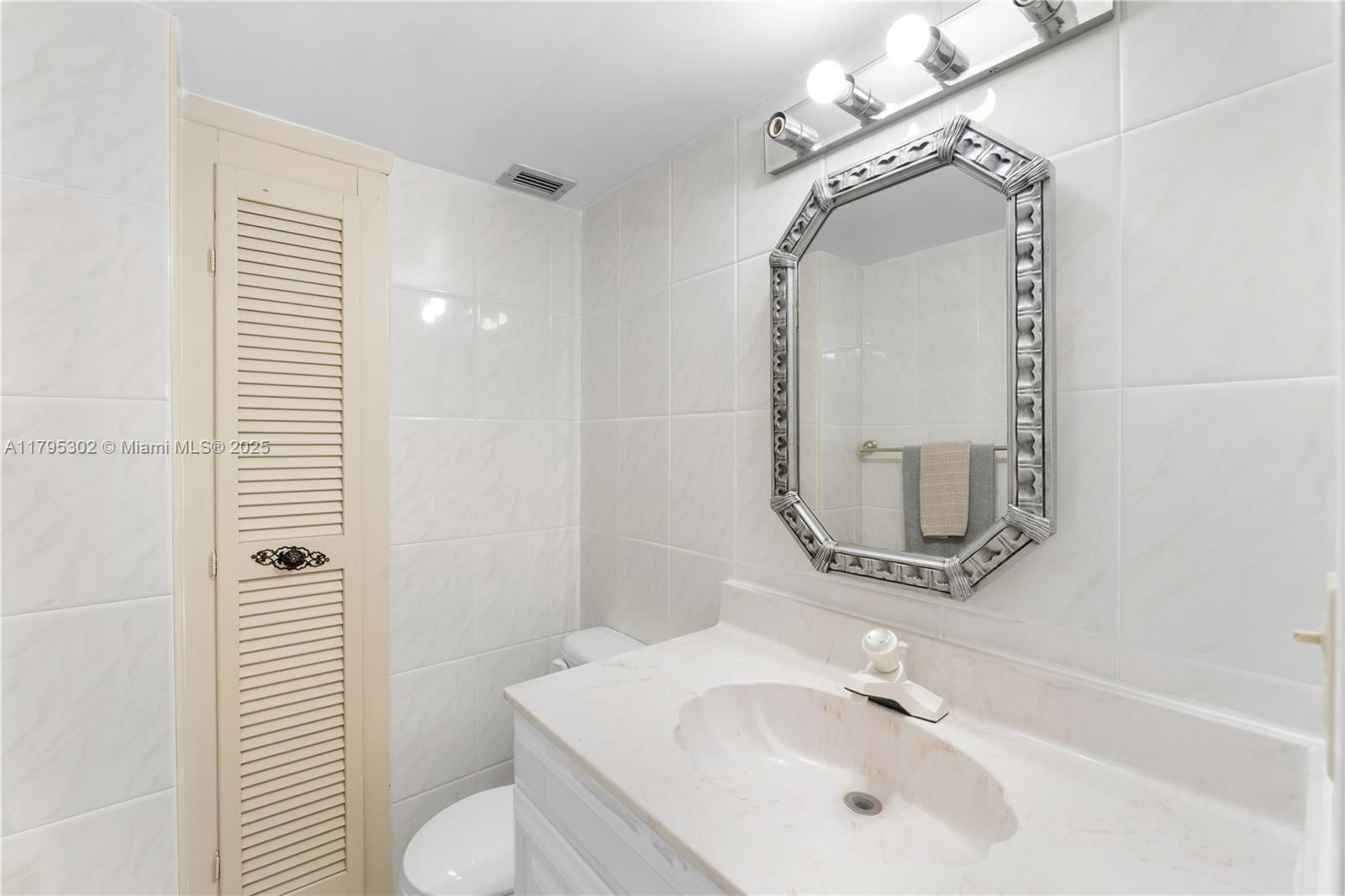 Real estate property located at 9511 Collins Ave #301, Miami-dade, 9500 Oceans Condo, Surfside, FL