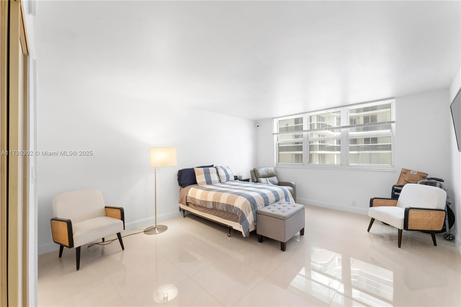 Real estate property located at 9511 Collins Ave #301, Miami-dade, 9500 Oceans Condo, Surfside, FL