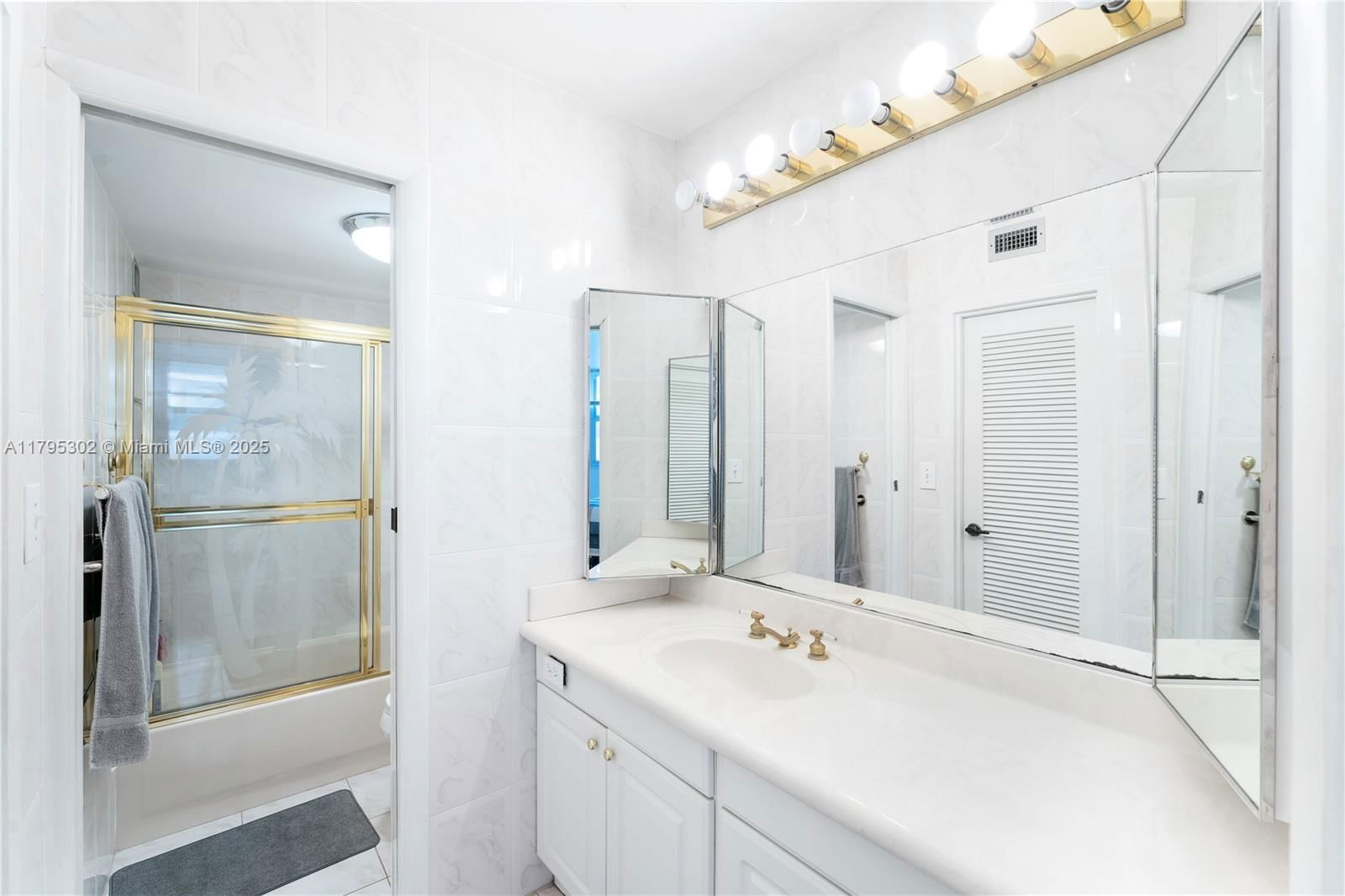 Real estate property located at 9511 Collins Ave #301, Miami-dade, 9500 Oceans Condo, Surfside, FL