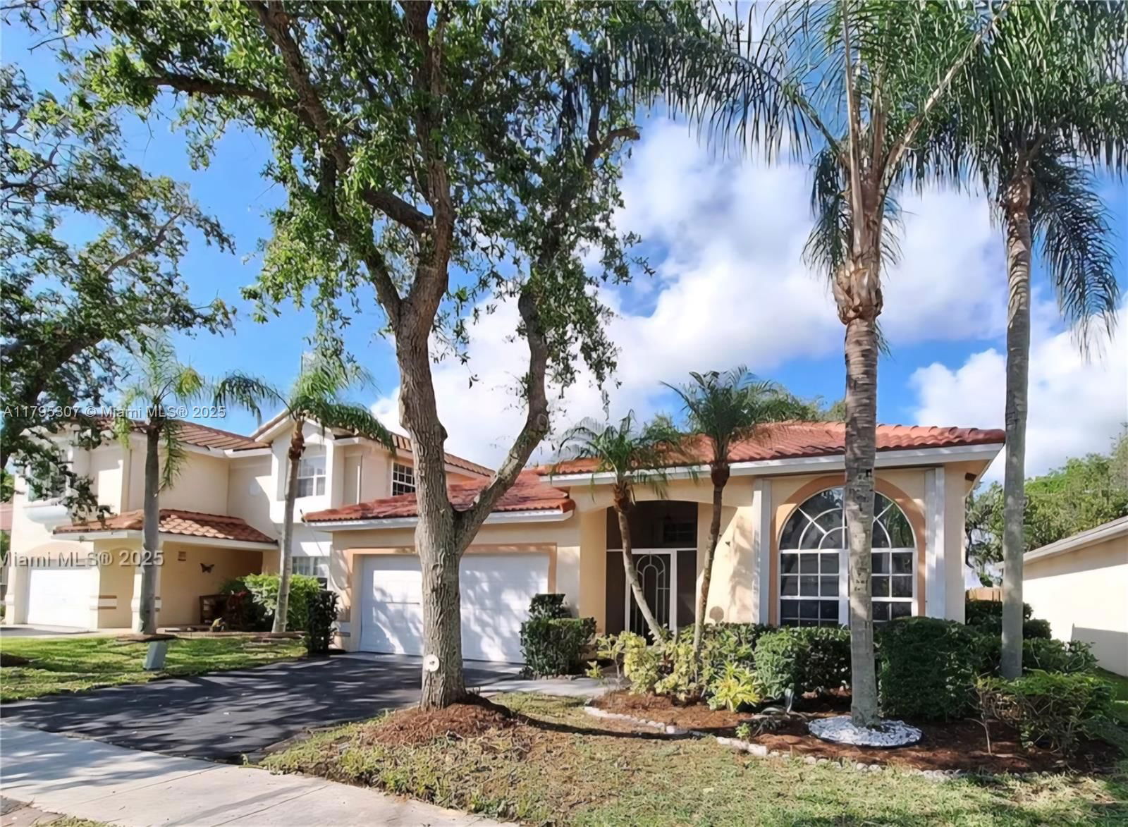Real estate property located at 102 Gables Blvd, Broward, Bonaventure, Weston, FL