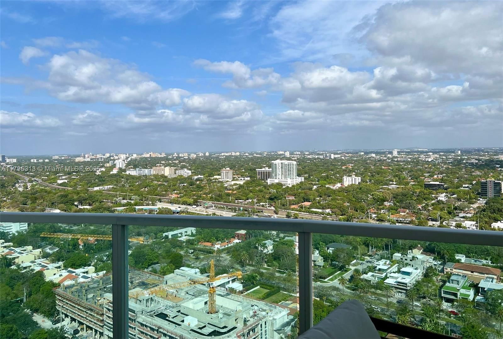 Real estate property located at 2101 Brickell Ave #3208, Miami-dade, Skyline On Brickell Condo, Miami, FL