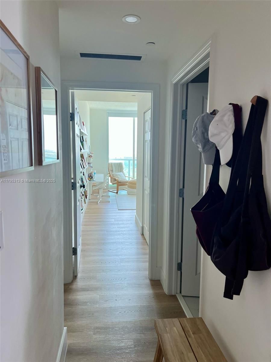 Real estate property located at 2101 Brickell Ave #3208, Miami-dade, Skyline On Brickell Condo, Miami, FL