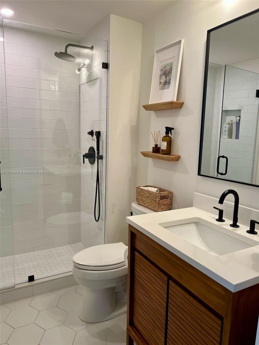 Real estate property located at 2101 Brickell Ave #3208, Miami-dade, Skyline On Brickell Condo, Miami, FL