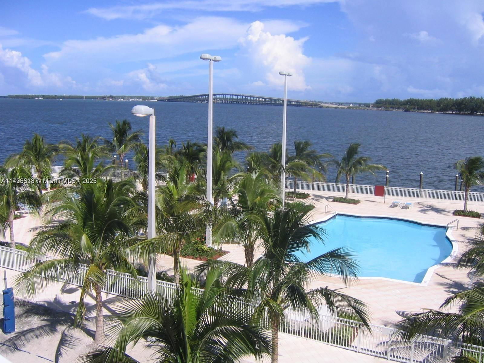 Real estate property located at 2101 Brickell Ave #3208, Miami-dade, Skyline On Brickell Condo, Miami, FL