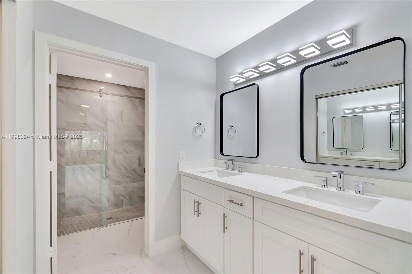 Real estate property located at 8055 Sweetbriar Way, Palm Beach, Whisper Walk, Boca Raton, FL