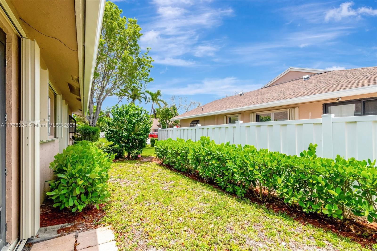 Real estate property located at 8055 Sweetbriar Way, Palm Beach, Whisper Walk, Boca Raton, FL