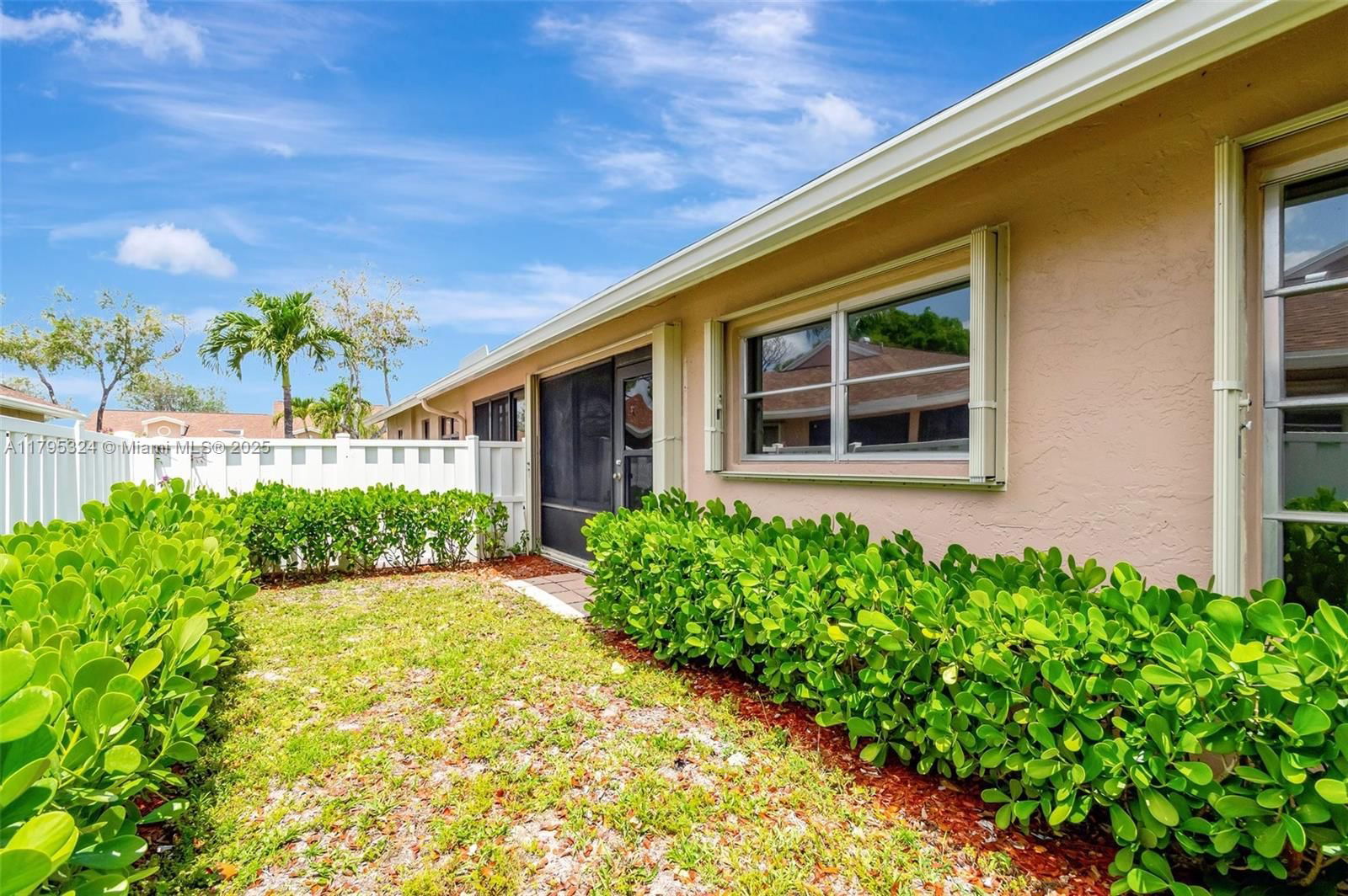 Real estate property located at 8055 Sweetbriar Way, Palm Beach, Whisper Walk, Boca Raton, FL