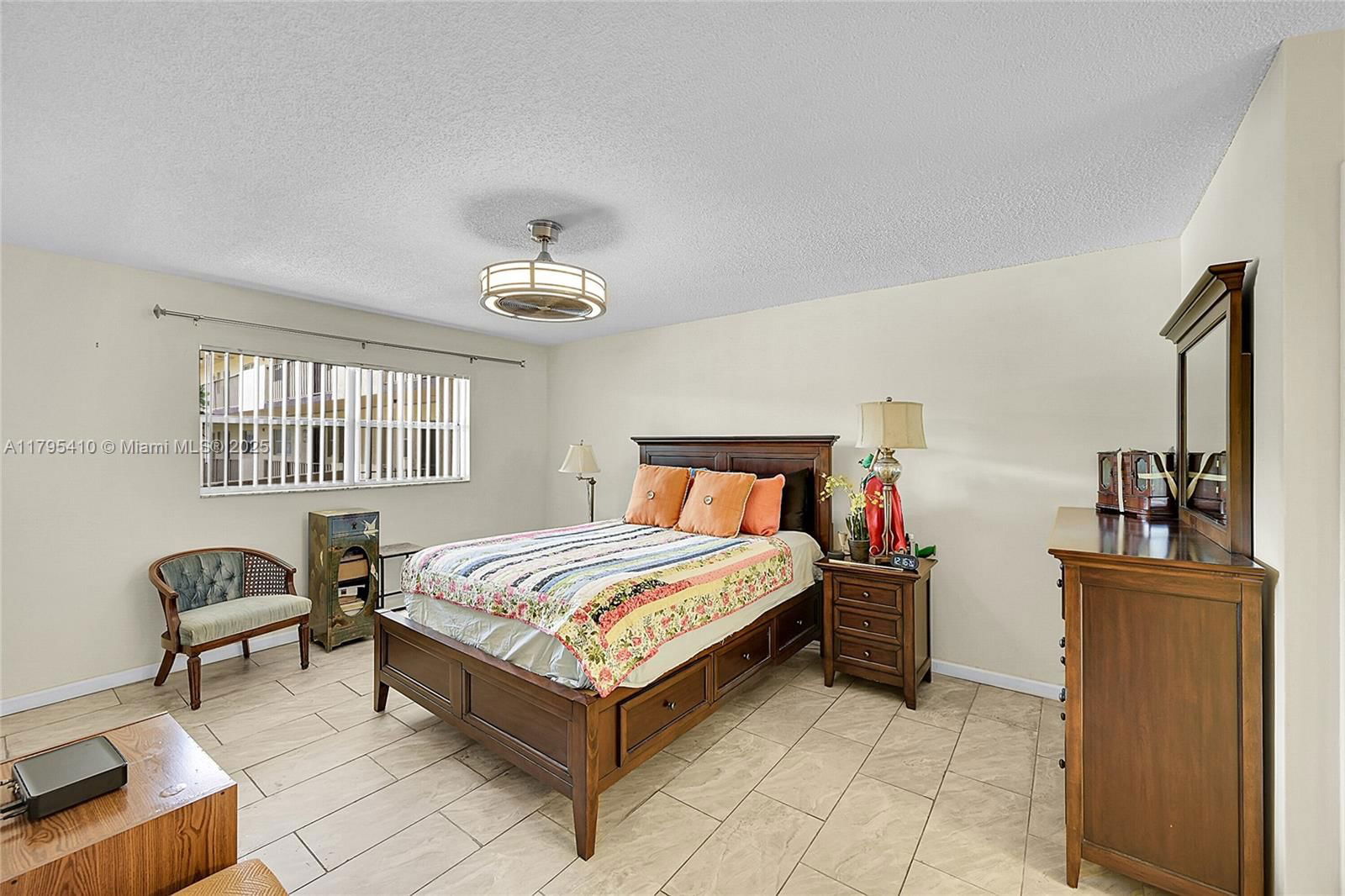 Real estate property located at 6100 Falls Cir Dr #205, Broward, Inverrary Country Club, Lauderhill, FL