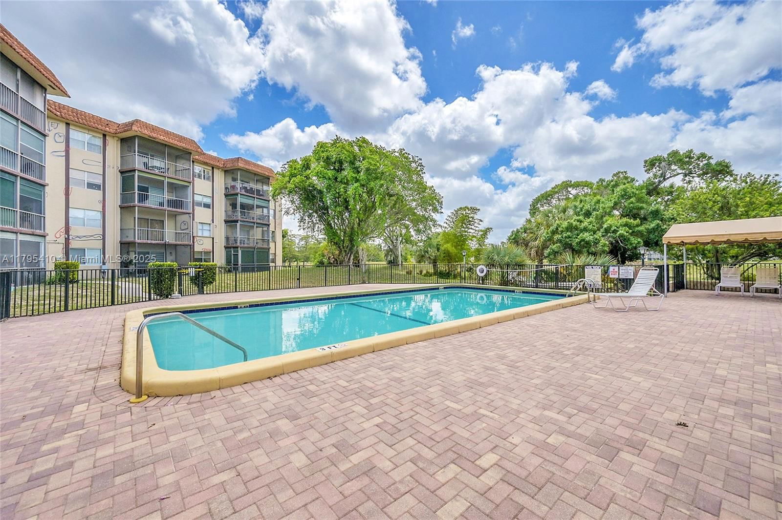 Real estate property located at 6100 Falls Cir Dr #205, Broward, Inverrary Country Club, Lauderhill, FL