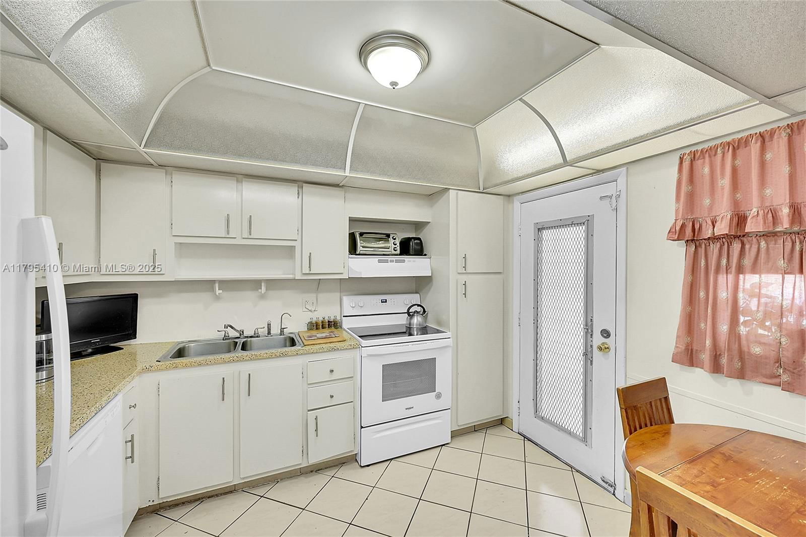 Real estate property located at 6100 Falls Cir Dr #205, Broward, Inverrary Country Club, Lauderhill, FL