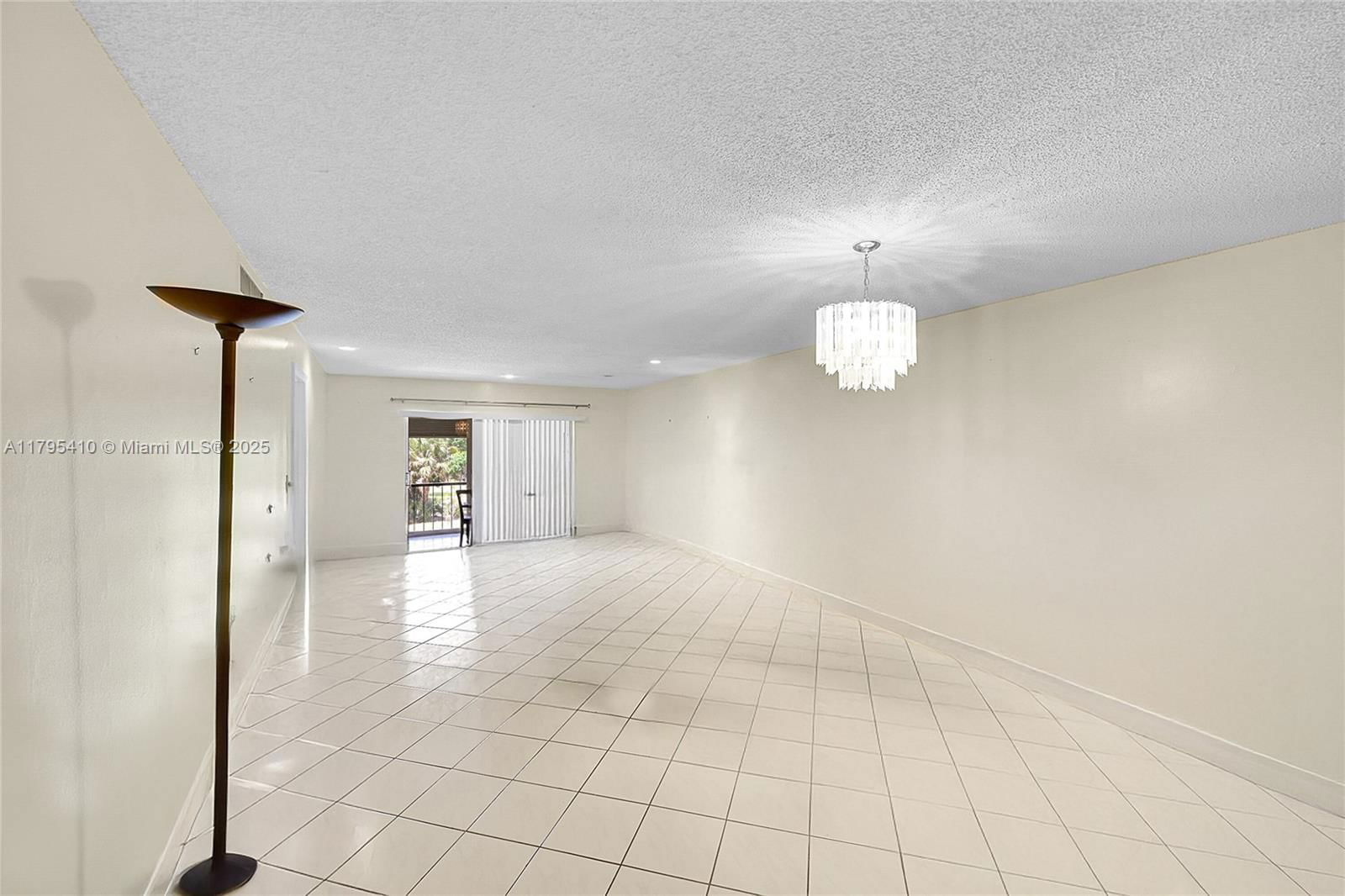 Real estate property located at 6100 Falls Cir Dr #205, Broward, Inverrary Country Club, Lauderhill, FL