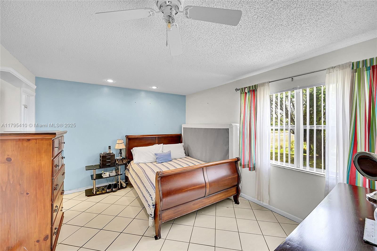 Real estate property located at 6100 Falls Cir Dr #205, Broward, Inverrary Country Club, Lauderhill, FL