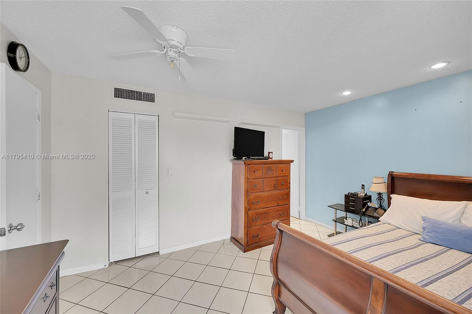 Real estate property located at 6100 Falls Cir Dr #205, Broward, Inverrary Country Club, Lauderhill, FL