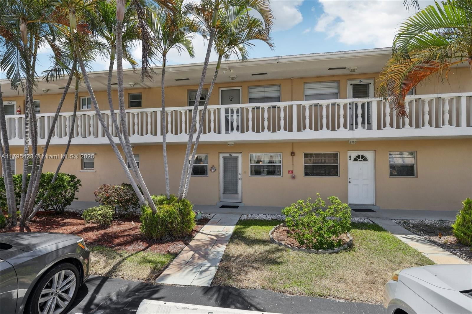 Real estate property located at 2164 1st Way #103, Palm Beach, Village Royale Condo 7, Boynton Beach, FL