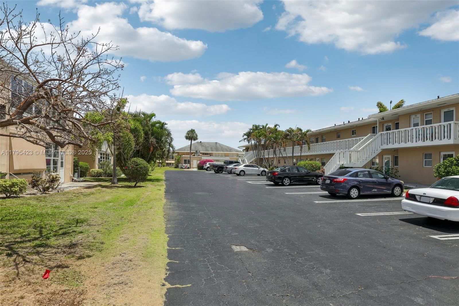 Real estate property located at 2164 1st Way #103, Palm Beach, Village Royale Condo 7, Boynton Beach, FL