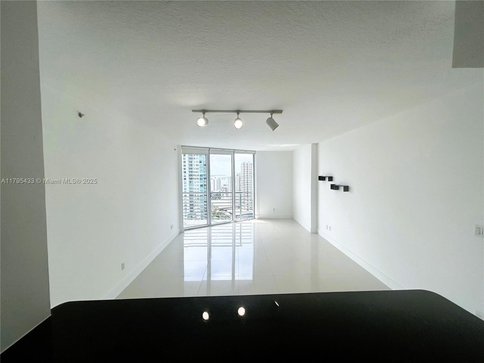 Real estate property located at 325 Biscayne Blvd #2917, Miami-dade, One Miami West Condo, Miami, FL