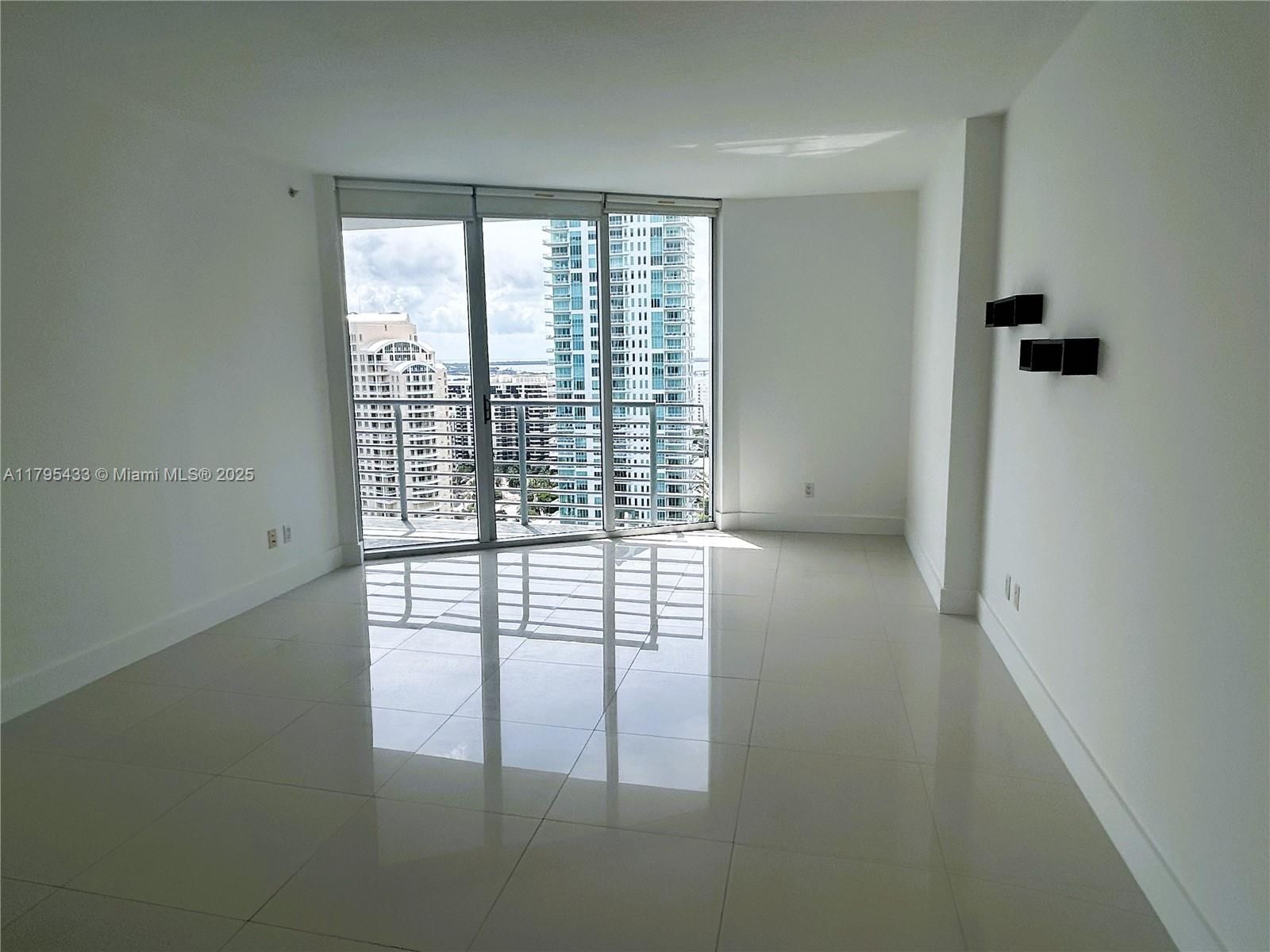 Real estate property located at 325 Biscayne Blvd #2917, Miami-dade, One Miami West Condo, Miami, FL